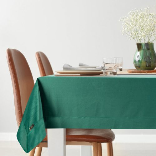 Egyszínű bársony asztalterítő Sötétzöld 145x220 cm